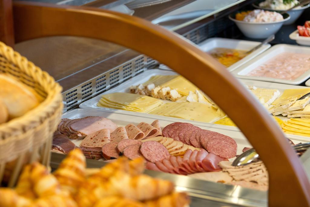 Hotel Fuer Dich Waren  Ngoại thất bức ảnh